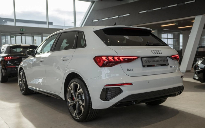 Audi A3 cena 161483 przebieg: 5, rok produkcji 2024 z Sulęcin małe 379